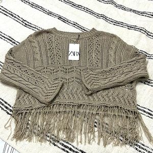 Lightweight fringed sweater